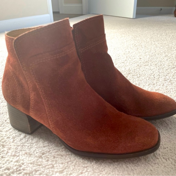 Lucky Lilka Brandy suede booties - Picture 1 of 7